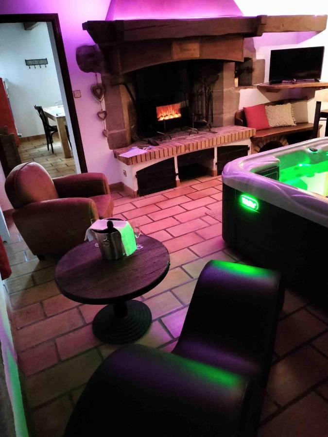 Gite Chambre Spa Prive De L'Ancienne Ferme Vallieres  Exterior photo