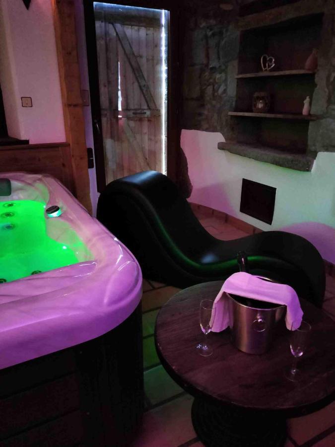 Gite Chambre Spa Prive De L'Ancienne Ferme Vallieres  Exterior photo